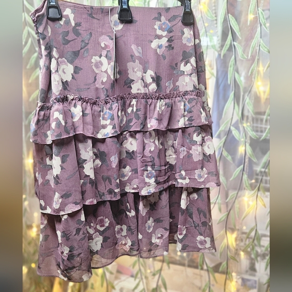 Ladies Skirt - Picture 6 of 9